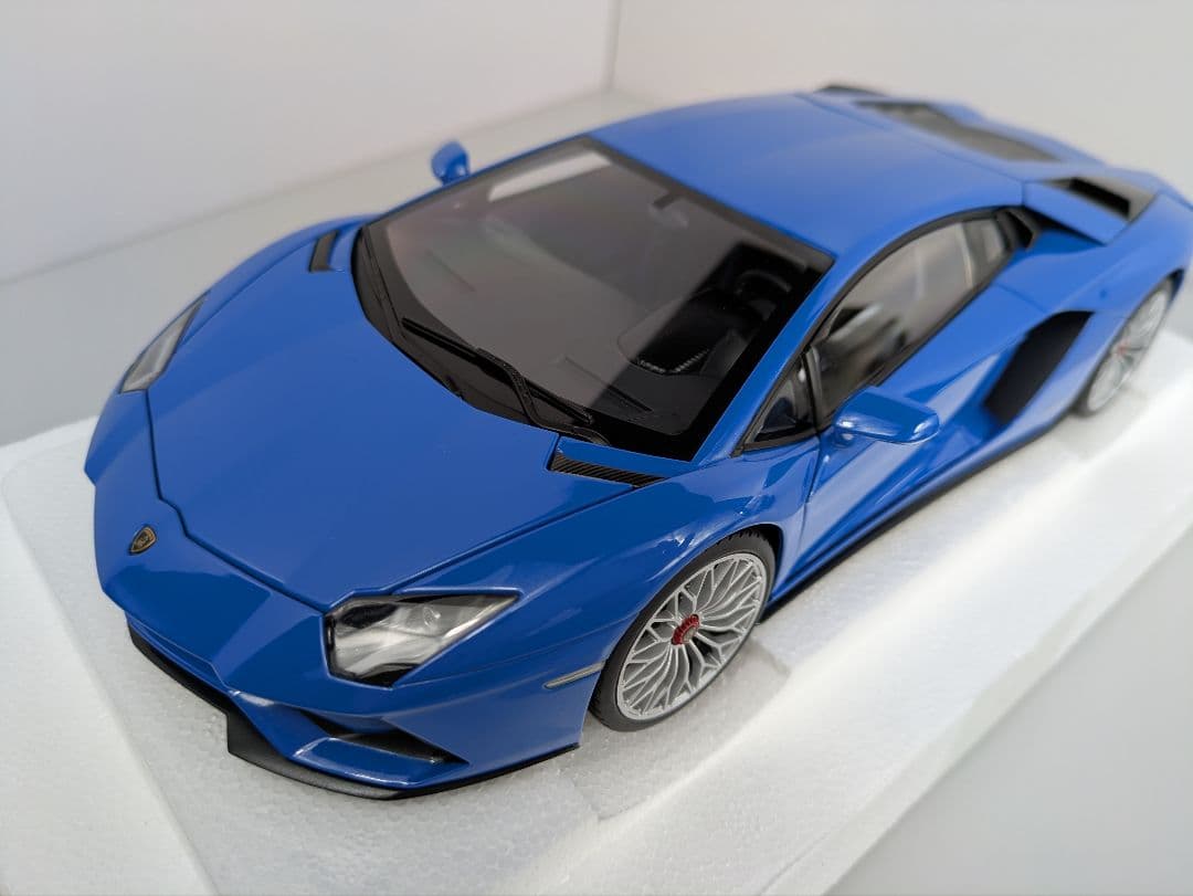 1/18 ミニカー オートアート ランボルギーニ アヴェンタドール S ブルー