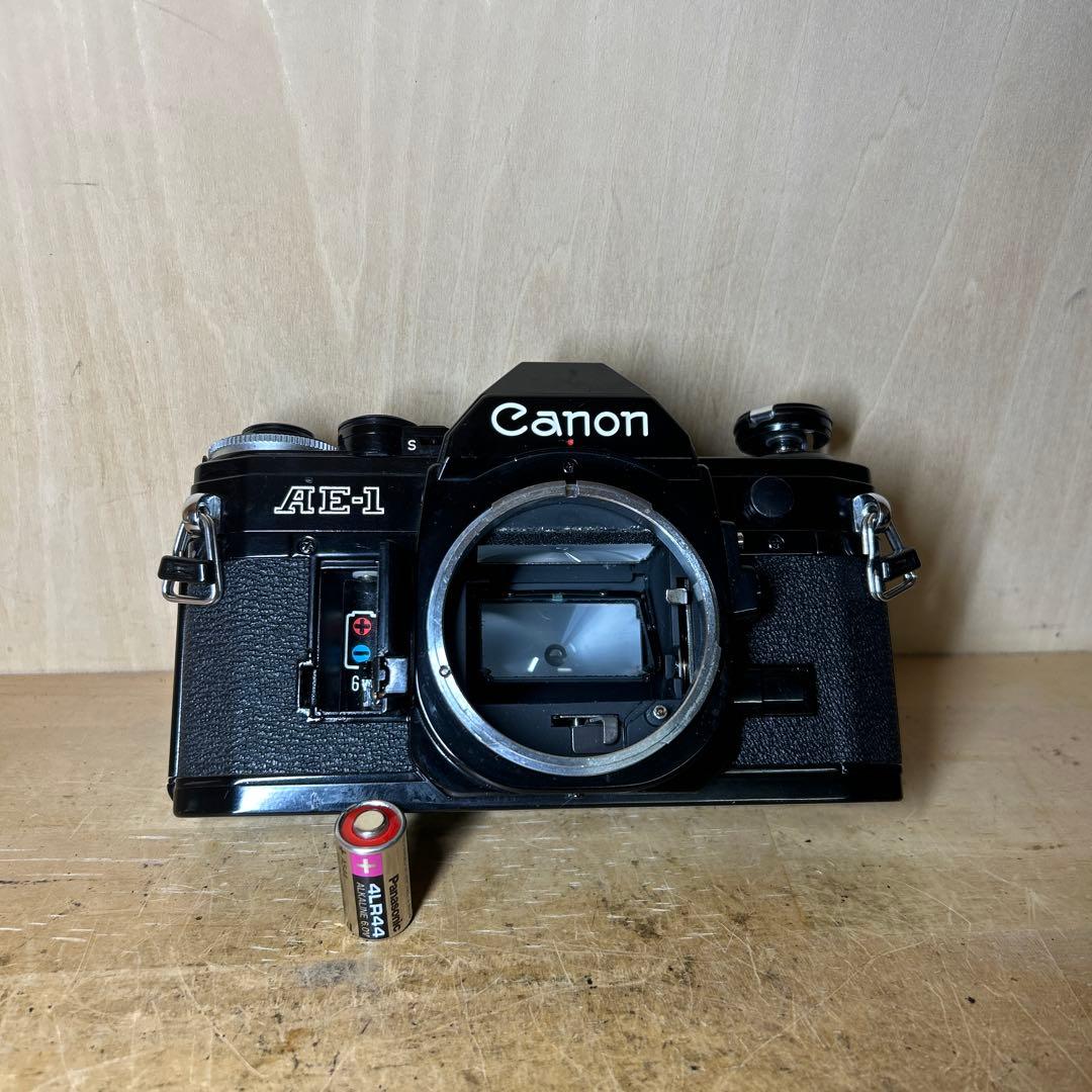 Canon AE-1ブラック+FD 35-70 f3.5-4.5 完動美品