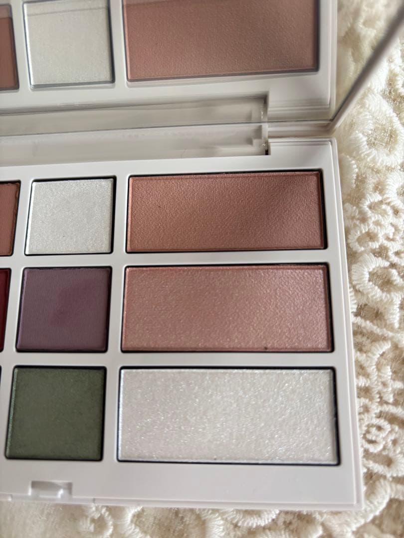 最終お値引き！アディクション　2025ホリデー限定！アイ＆ブラッシュパレット