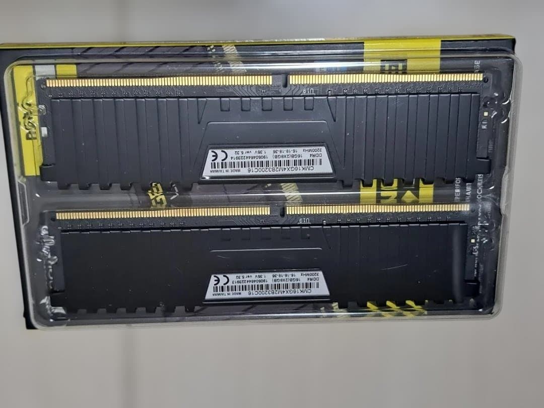 CORSAIR DDR4-3200MHz 16GB (8GB×2枚キット)