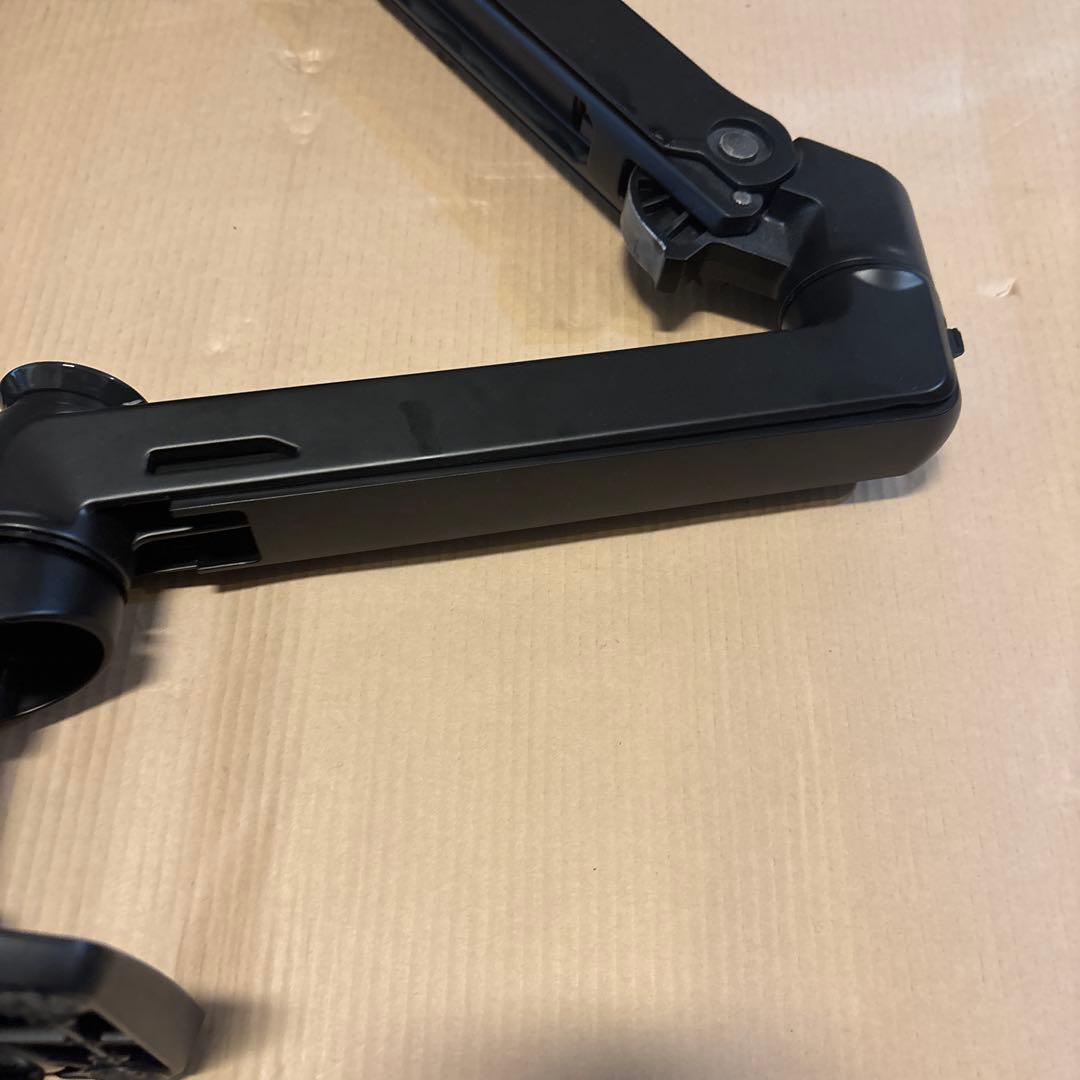 Amazon ベーシック　デュアルモニターアーム エルゴトロンOEM