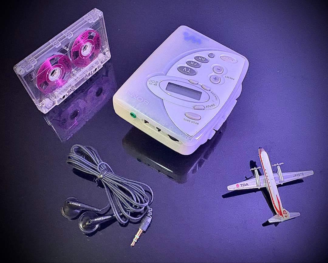 カセットウォークマン SONY WM-FX200白「整備済み、完動超美品」