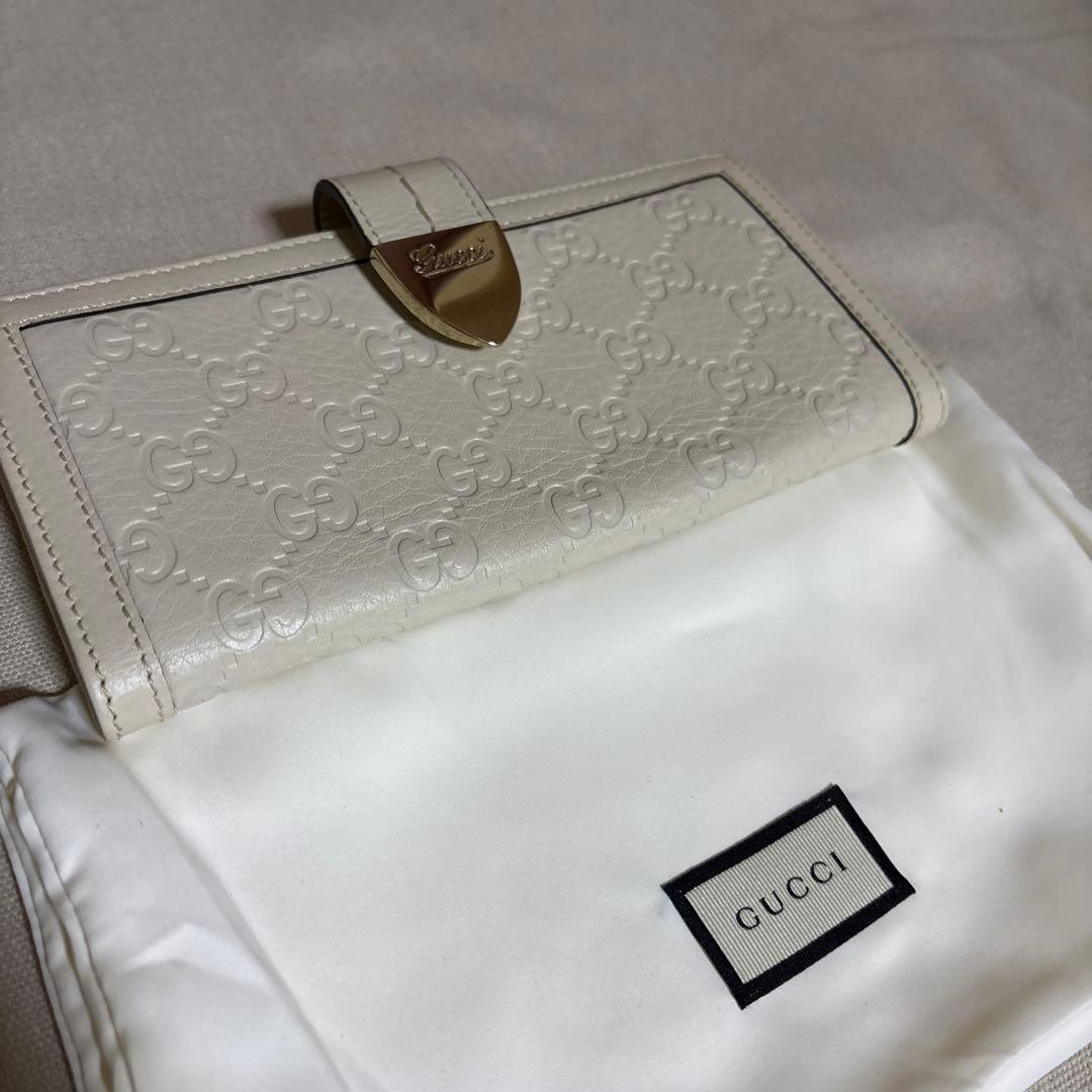 GUCCI グッチ GGシマレザー アイボリー　Ｗホックタイプ　保存袋・箱付き
