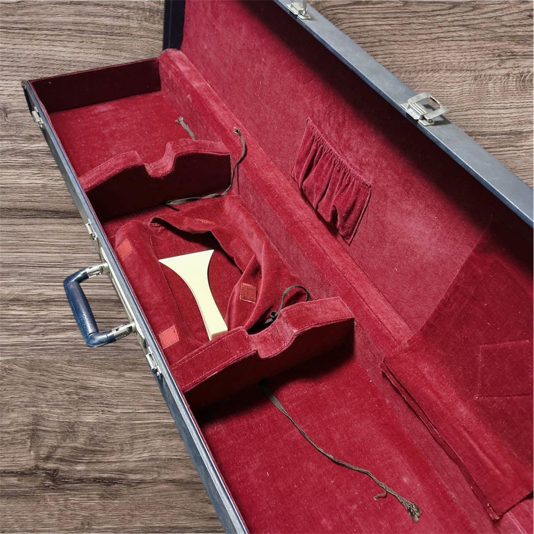 三味線本体 木製 3弦 金糸装飾 ハードケース 鍵 付き 中棹 太棹 東さわり