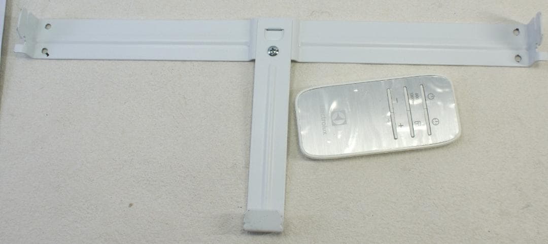 Electrolux エレクトロラックス クイックヒート 700 パネルヒーター