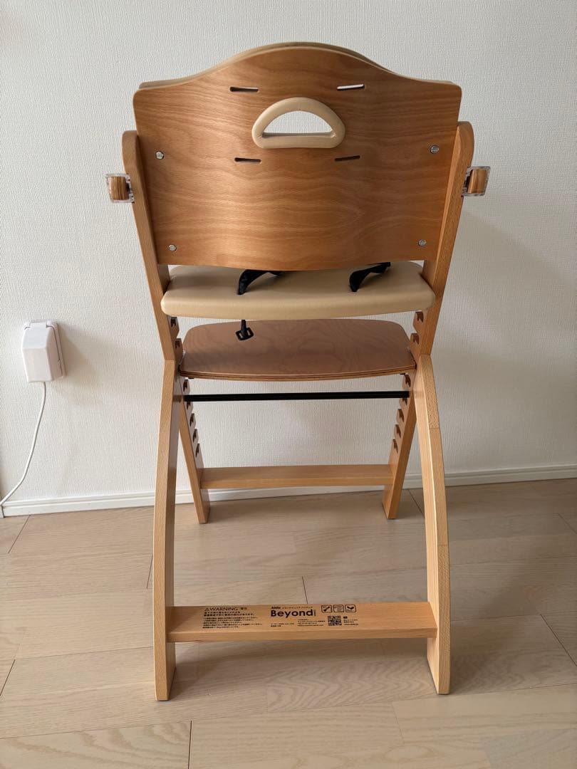 【エコメルカリ便限定】【美品】ビヨンドジュニア ベビーチェア
