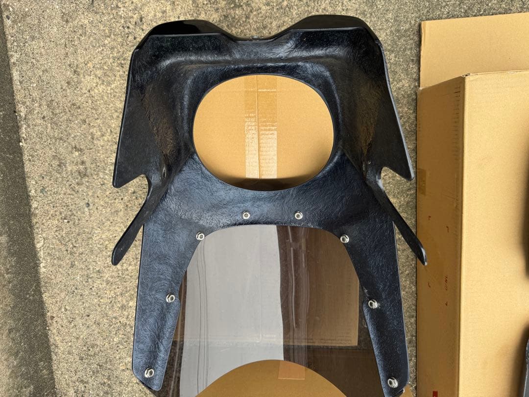 ゼファー750 ガソリンタンク、ビキニ、サイドカバーなどなど