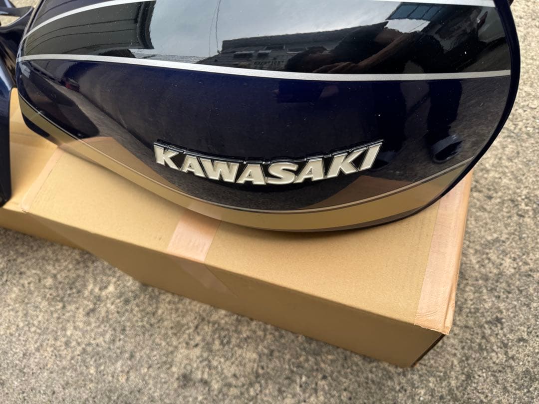 ゼファー750 ガソリンタンク、ビキニ、サイドカバーなどなど