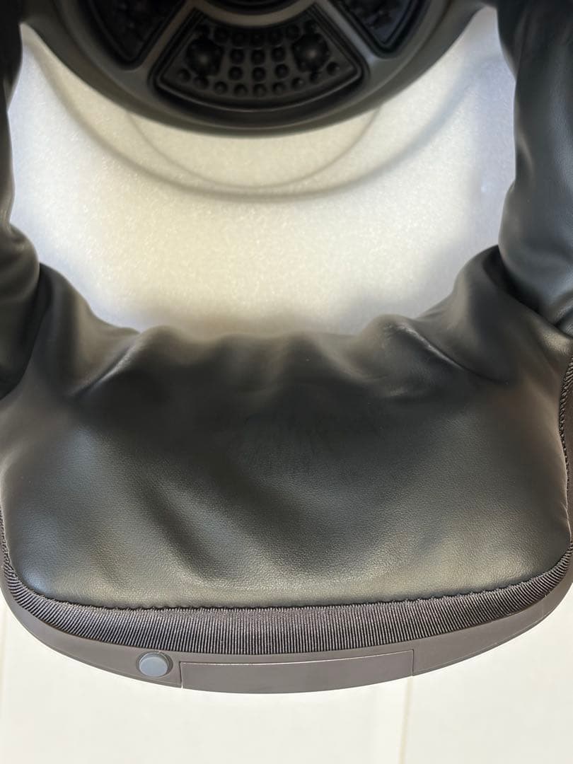 breo ヘルメット型マッサージャー