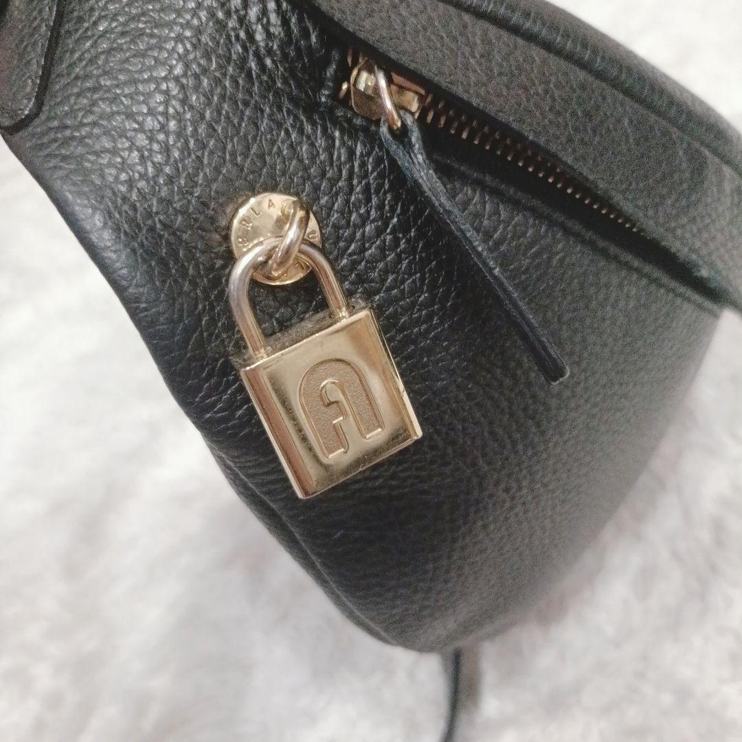 【極美品】FURLA　PIPER S BELT BAG オールレザー シボ革 黒