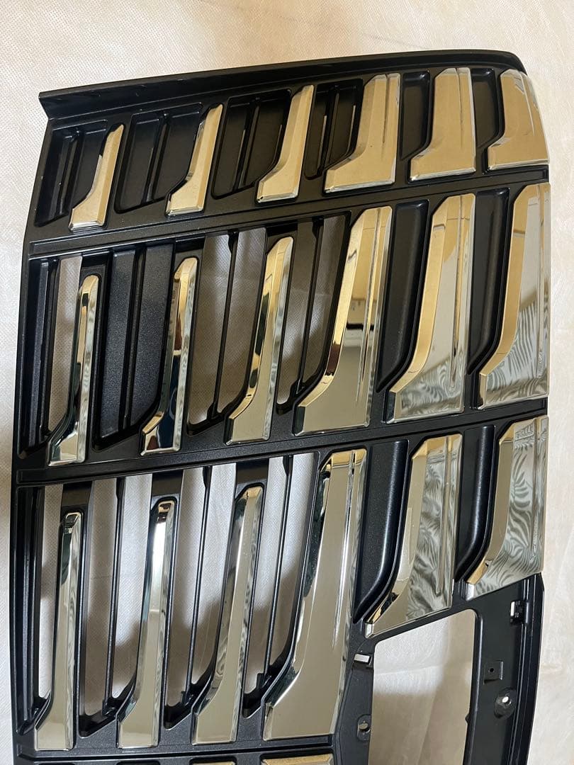 アルファード30 前期　フロントグリル ライトスモーク