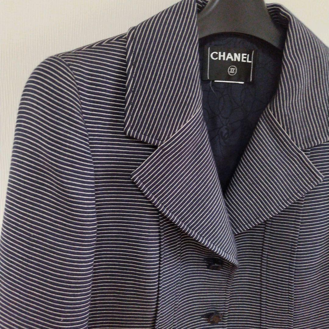CHANALシャネルジャケット ストライプ柄 シャネルロゴ入りボタン付き