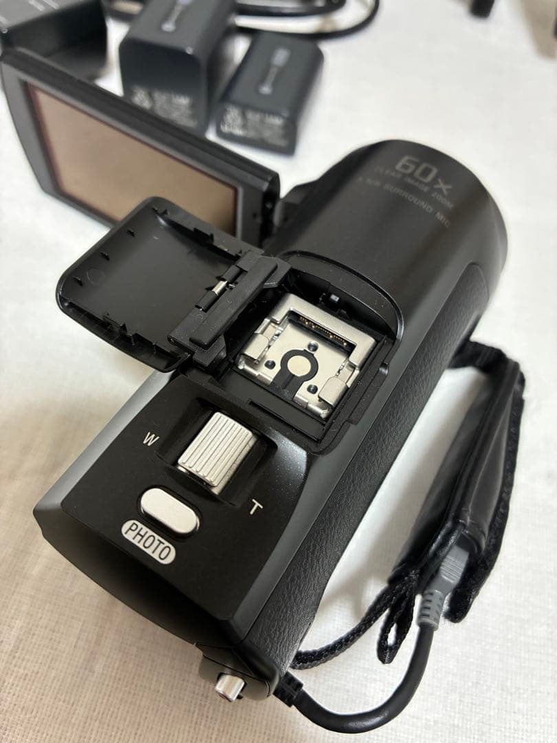 SONYハンディカム HDR-CX670 三脚・予備バッテリー付 フルHDカメラ