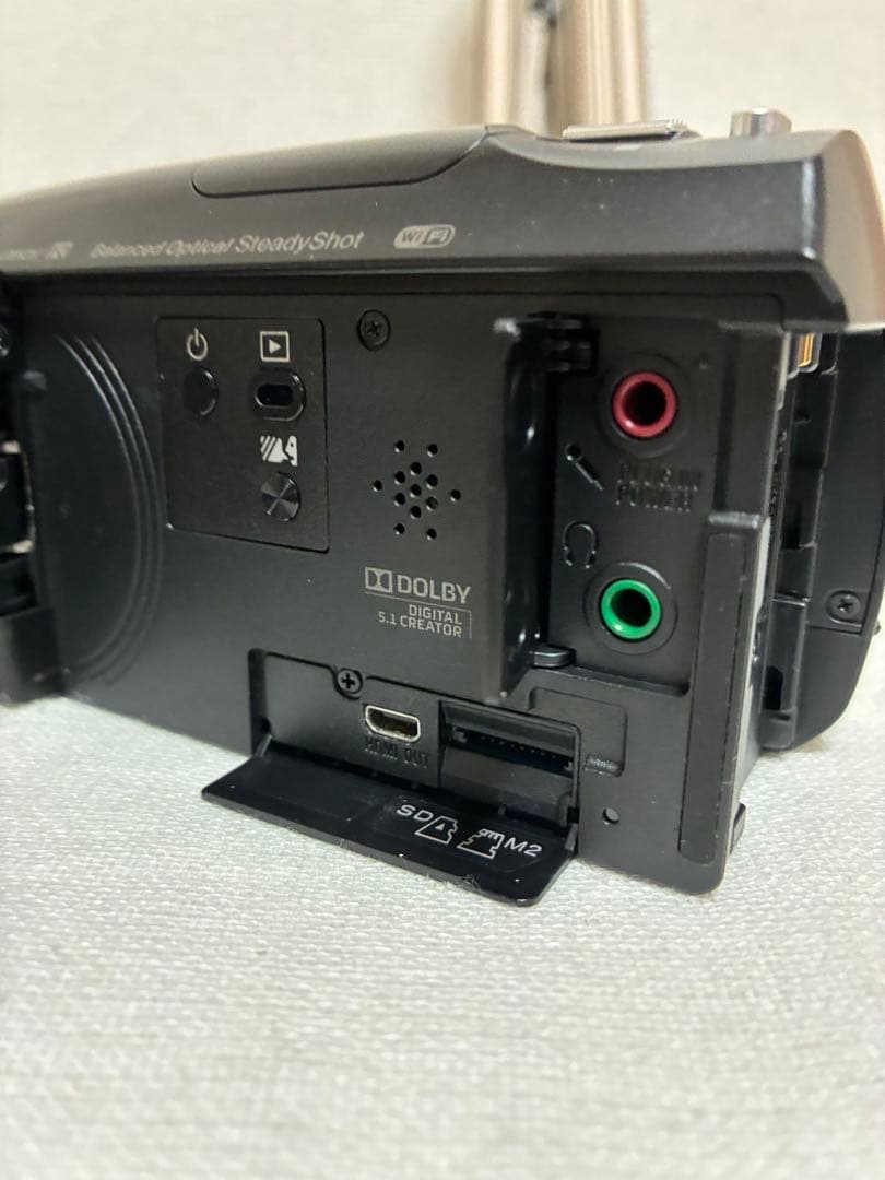 SONYハンディカム HDR-CX670 三脚・予備バッテリー付 フルHDカメラ
