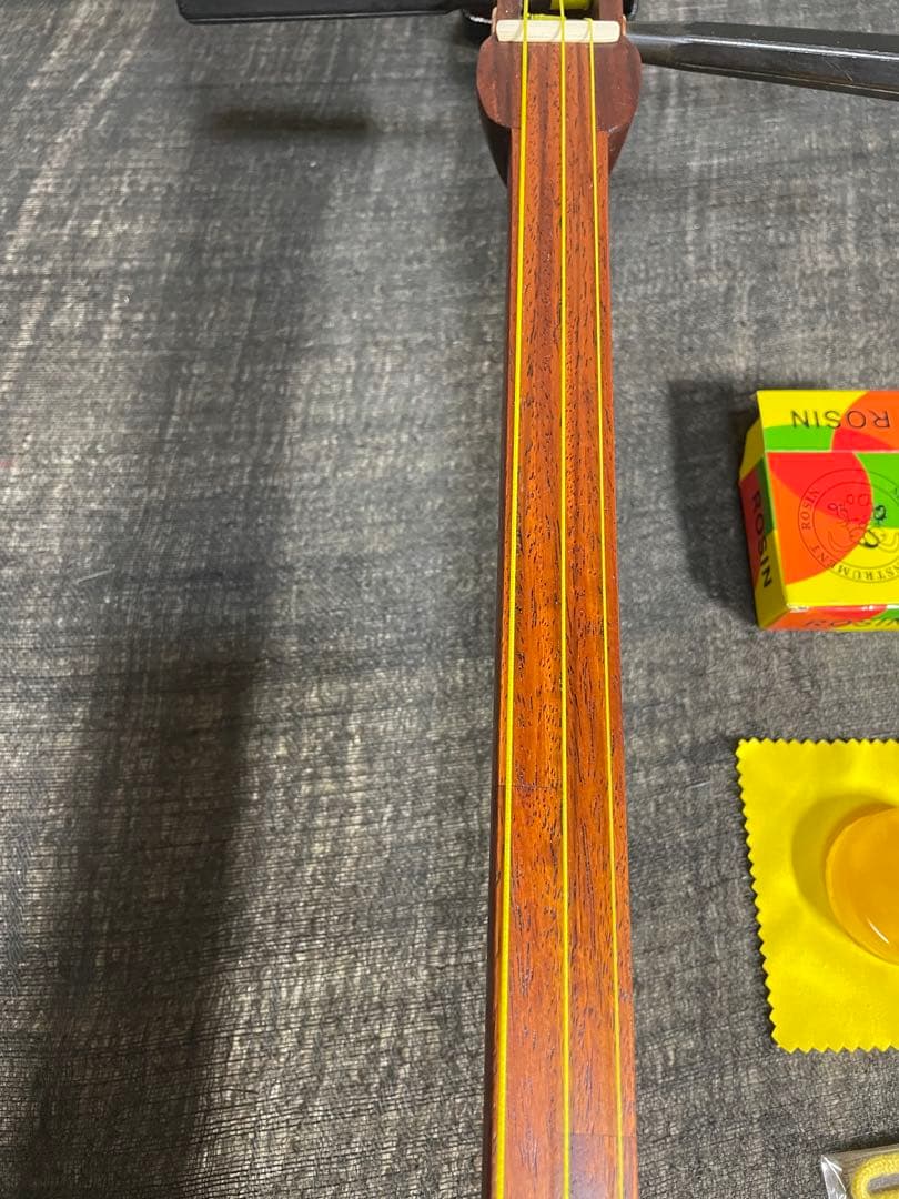 和胡弓　弓、付属品付き