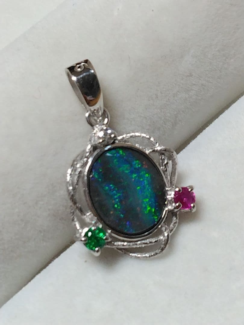 専用◆ボルダーオパール、ダイヤモンド、エメラルド、ルビーつきペンダントトップ