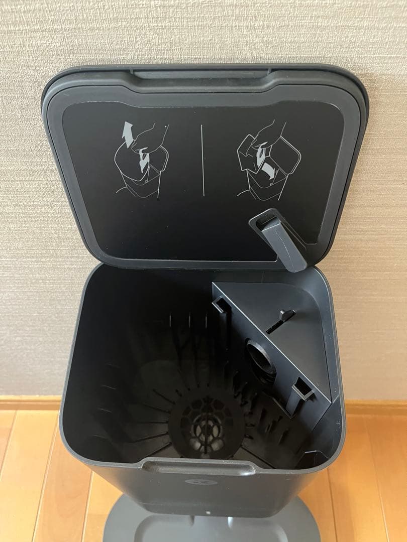 ルンバ i3+ 自動ゴミ収集機能付きロボット掃除機本体