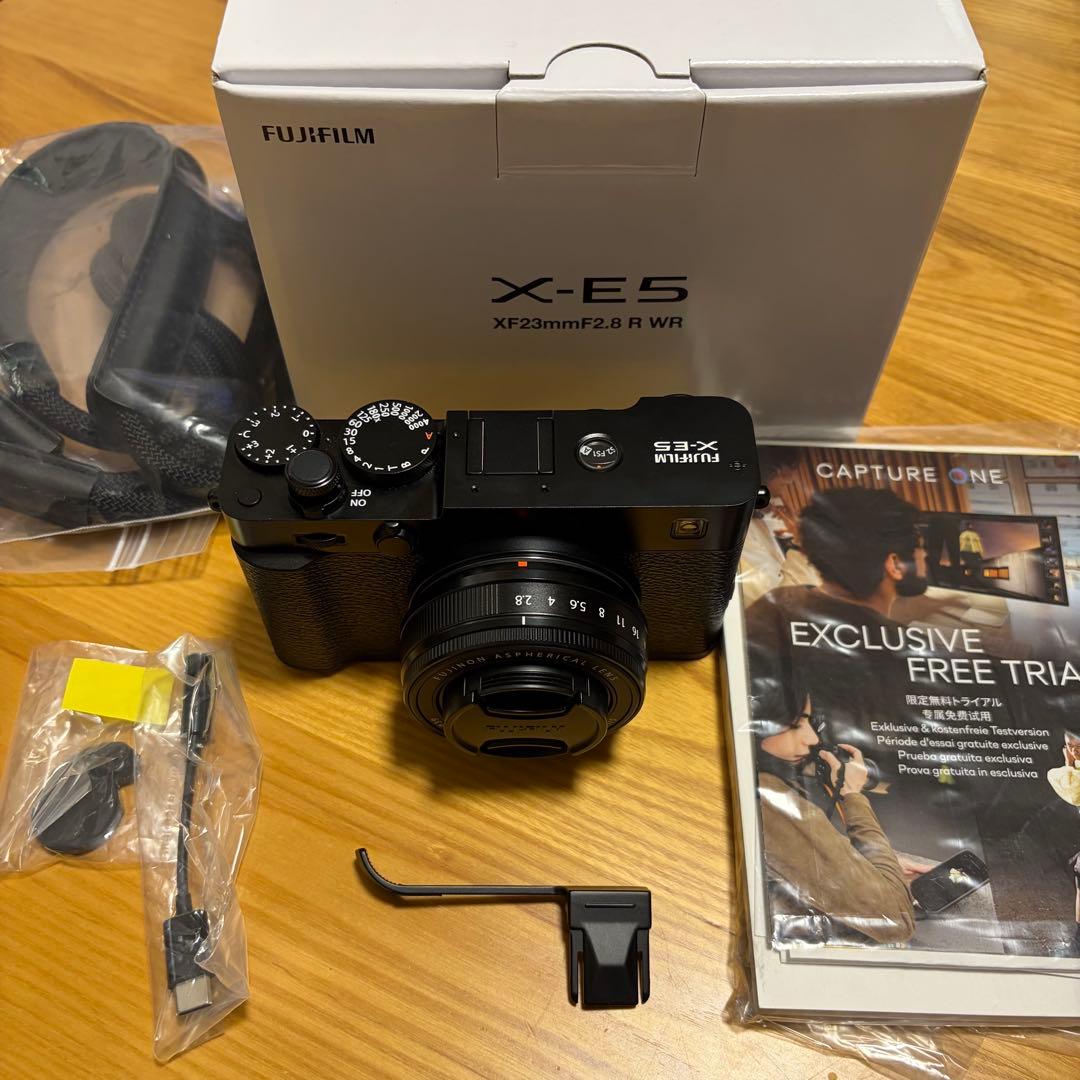 FUJIFILM X-E5 レンズキット　ブラック　おまけ付き　作例あり