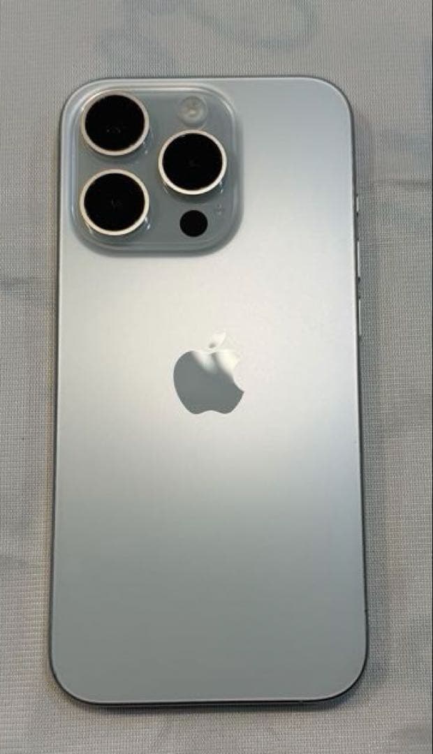 iPhone15 Pro 128GB ホワイト SIMフリー バッテリー88%