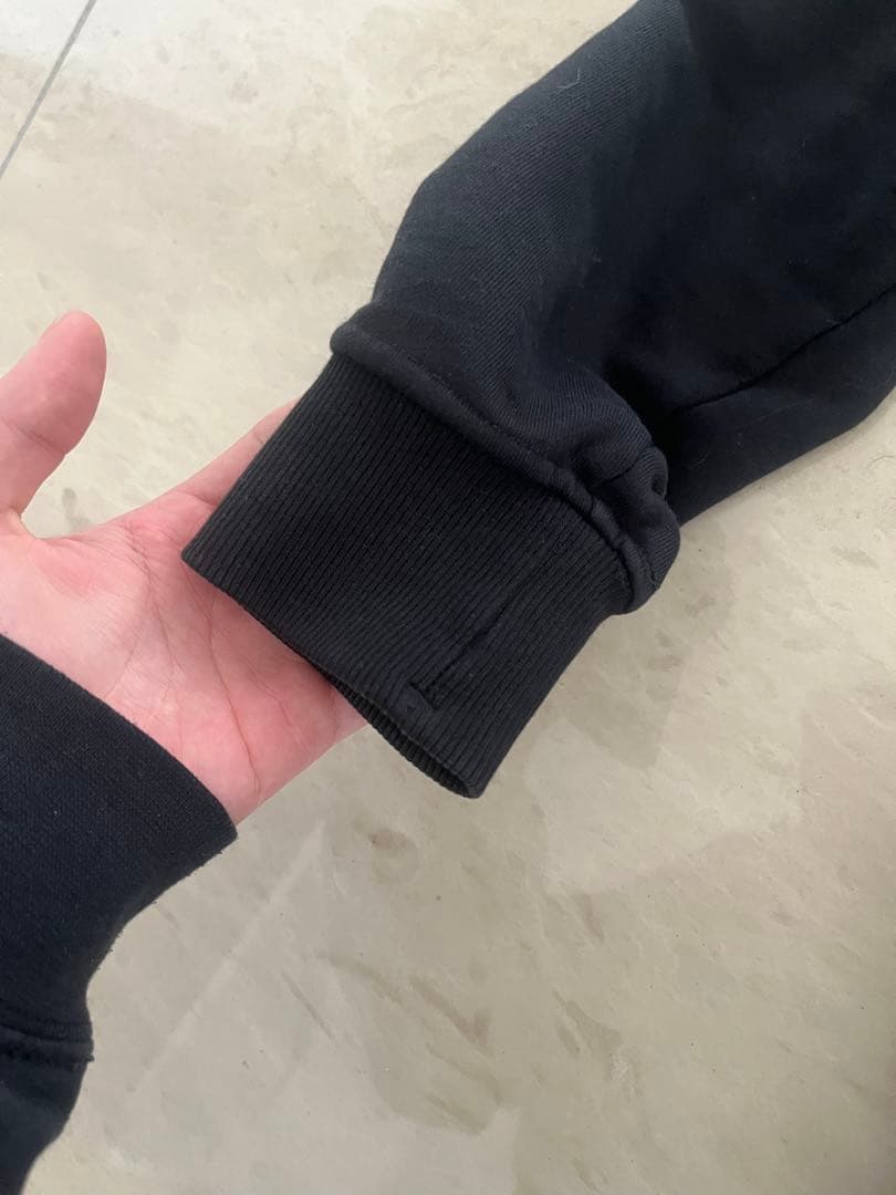 Stone  黒 長袖トレーナー