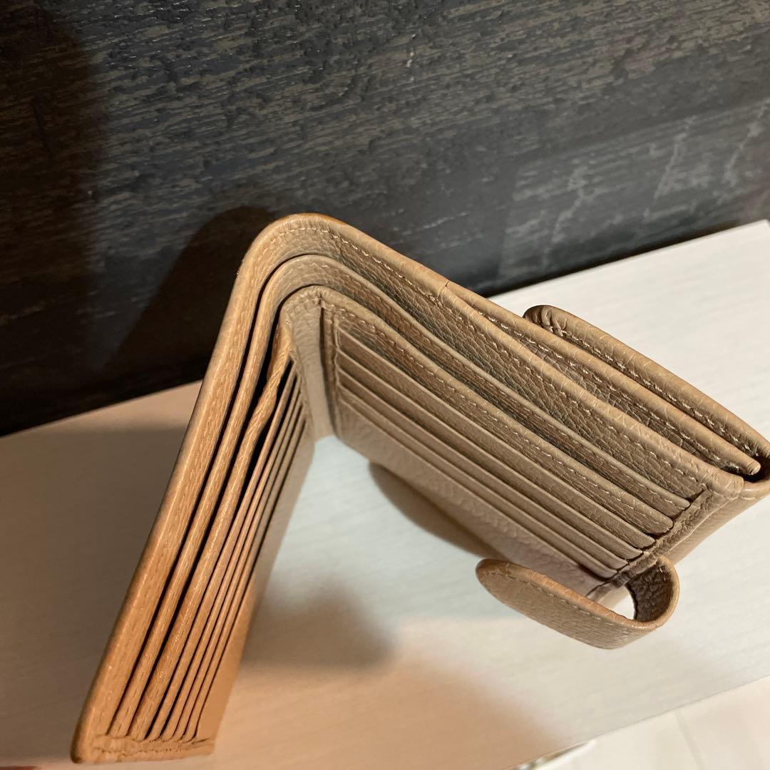 GUCCI ベージュ 2つ折り財布