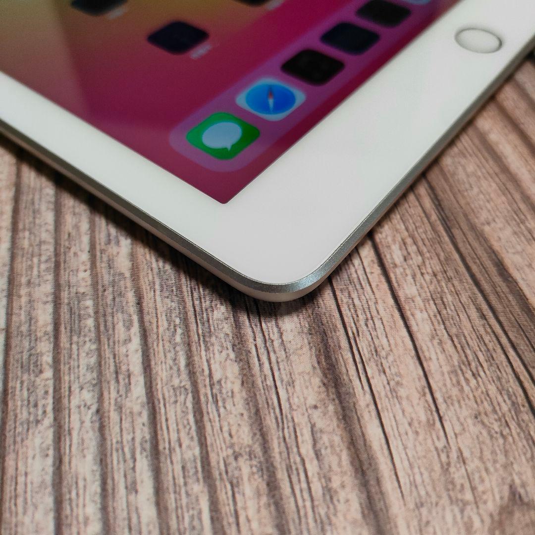 iPad 第6世代 32GB シルバー SIMフリー 超美品