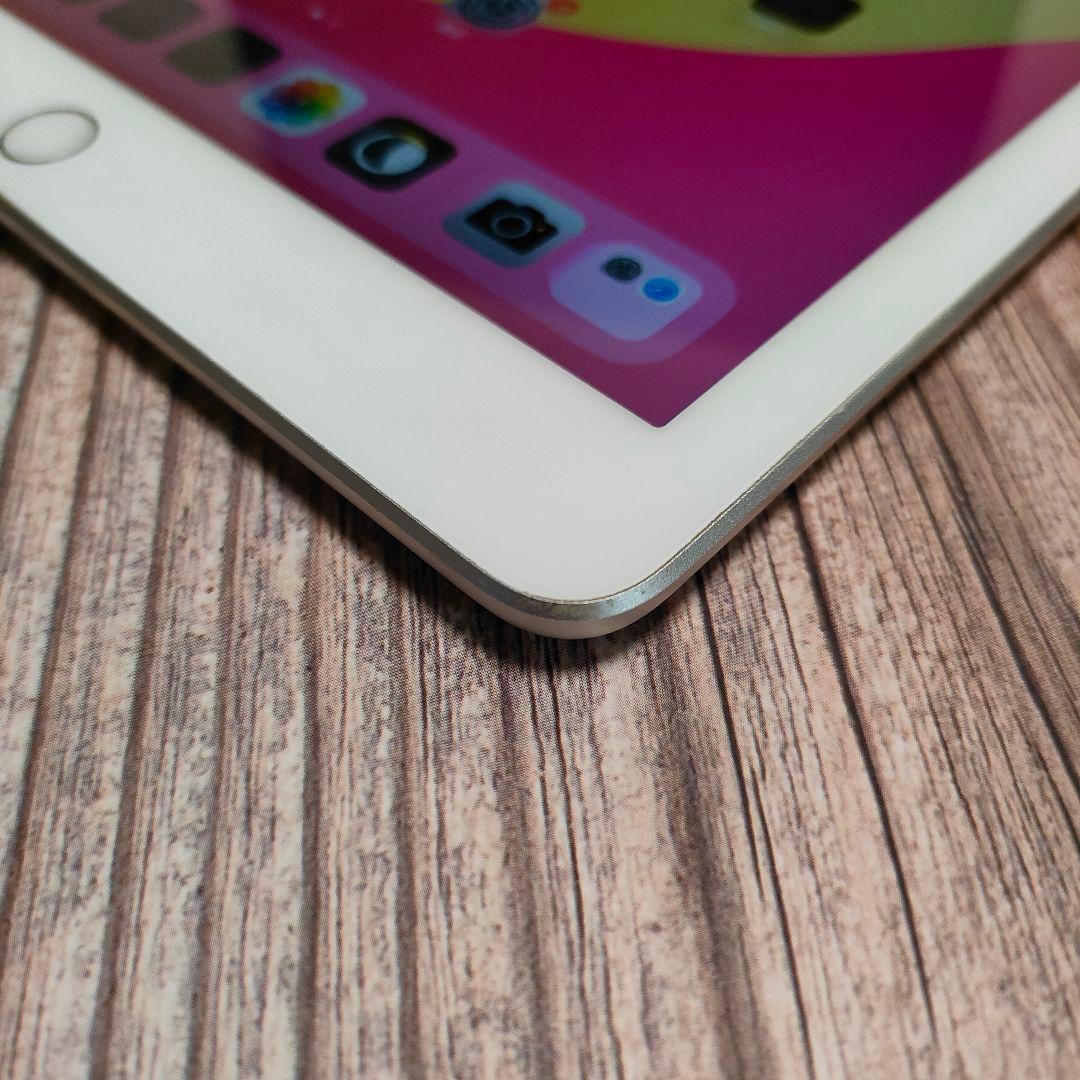 iPad 第6世代 32GB シルバー SIMフリー 超美品