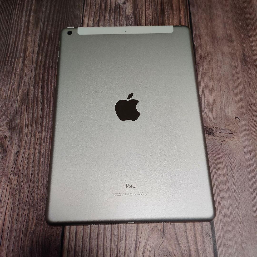 iPad 第6世代 32GB シルバー SIMフリー 超美品
