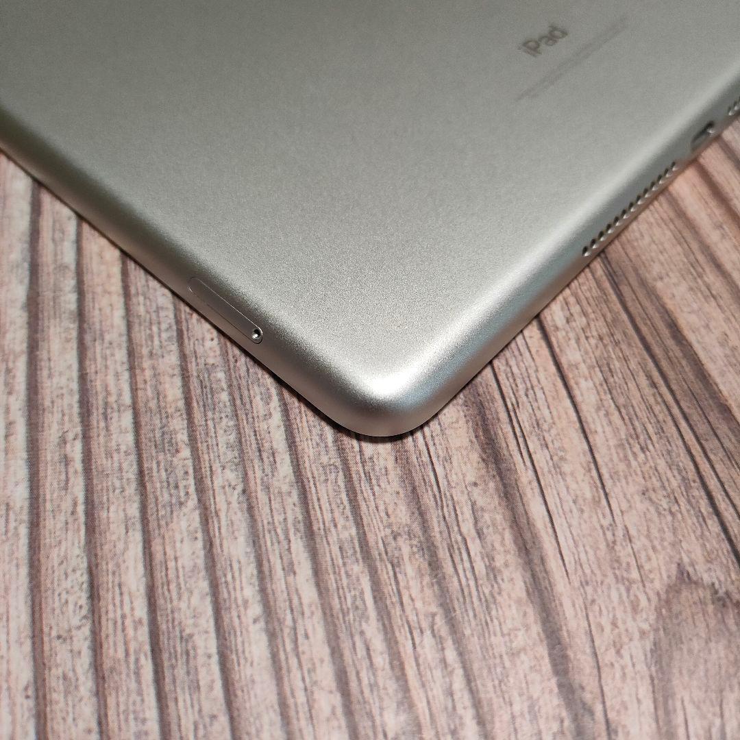 iPad 第6世代 32GB シルバー SIMフリー 超美品