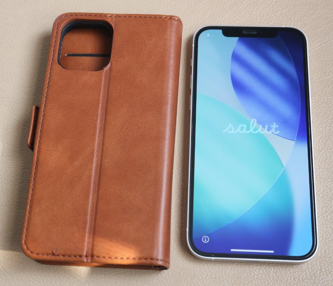 iphone12、64GB、白、SIMフリー、手帳型カバー、液晶保護フイルム付き