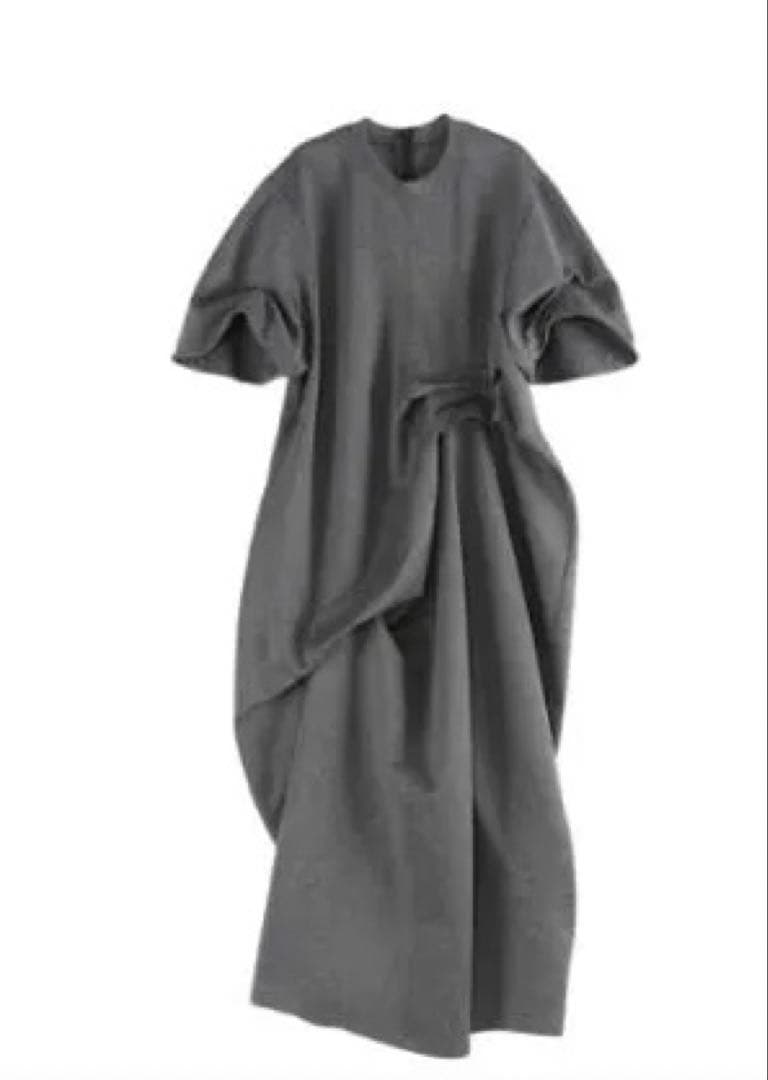 【期間限定お値下げ】un3dロングワンピース　グレー