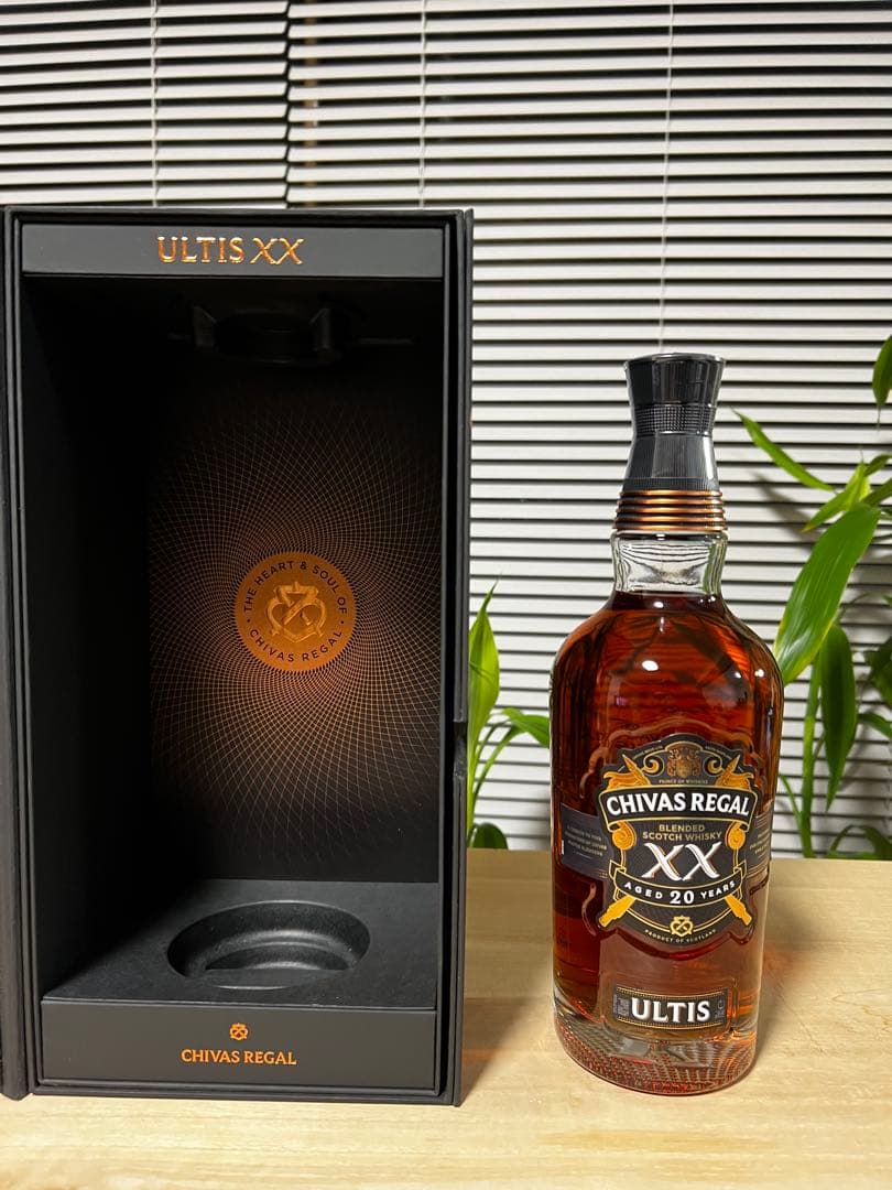 箱付き-新品未開封-CHIVAS REGAL ULTIS XX 20年ウイスキー