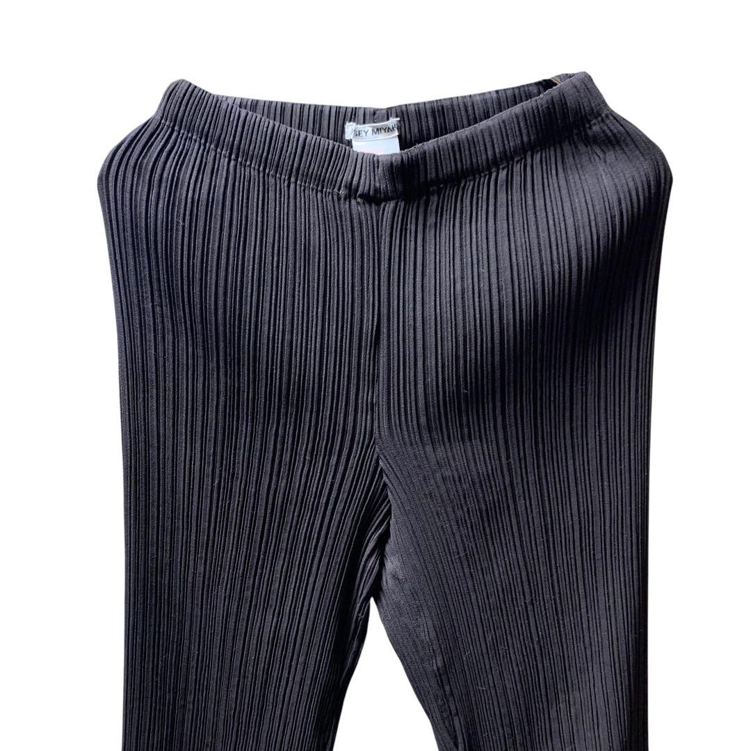 【イッセイミヤケ】　フレアパンツ　ボトムス プリーツプリーズ　Sサイズ　@