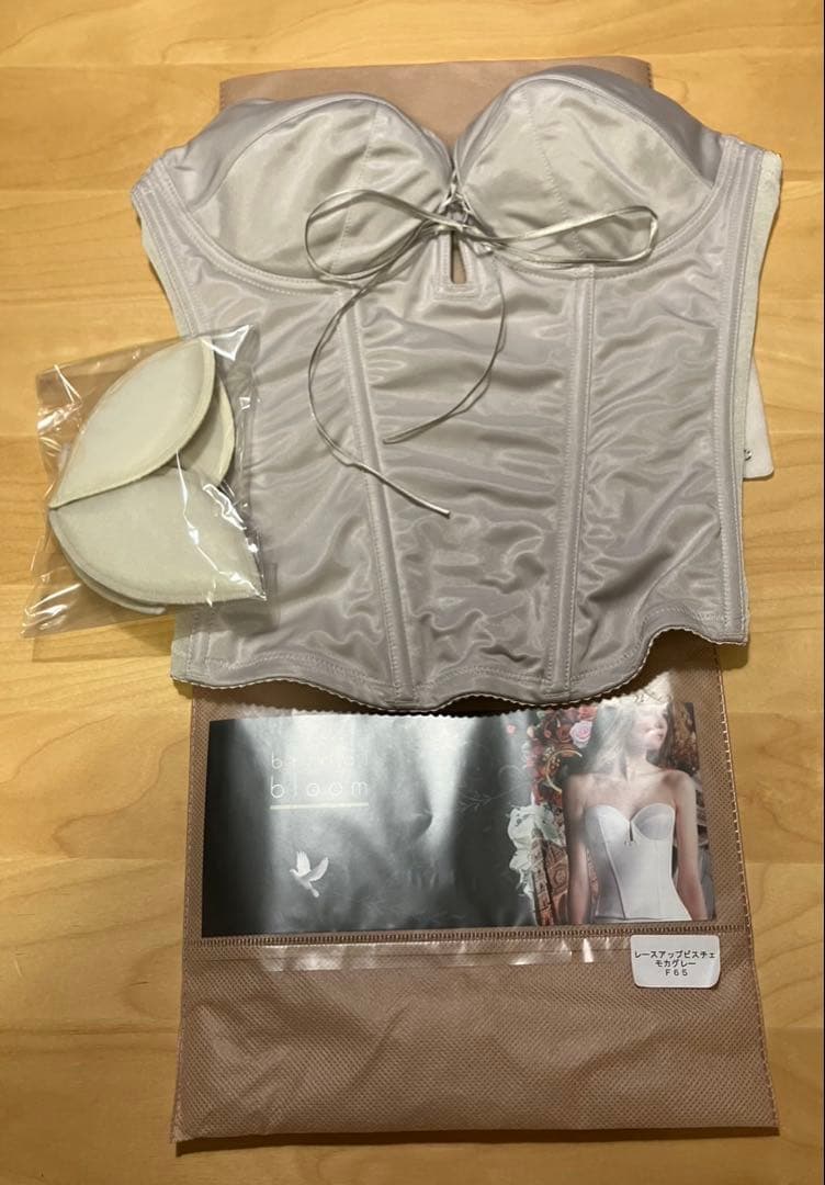 かしわもち　bridal bloom レースアップビスチェ