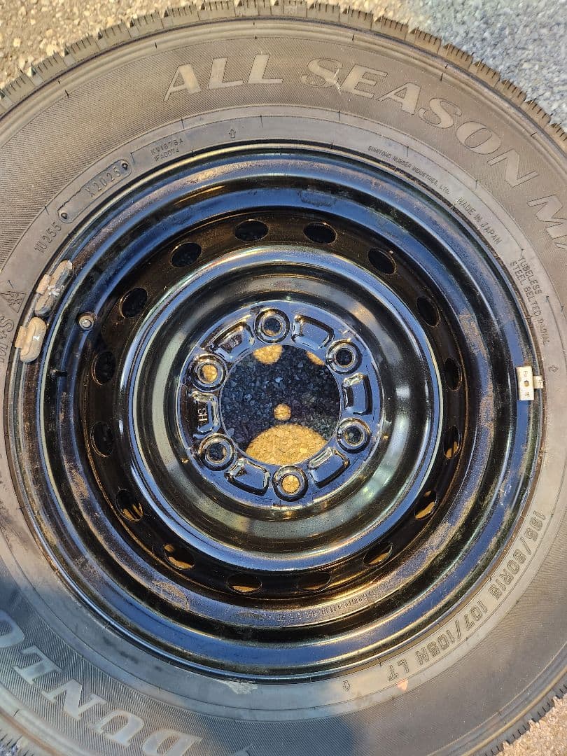 195/80R15 オールシーズンタイヤ ハイエース純正ホイール 室内保管