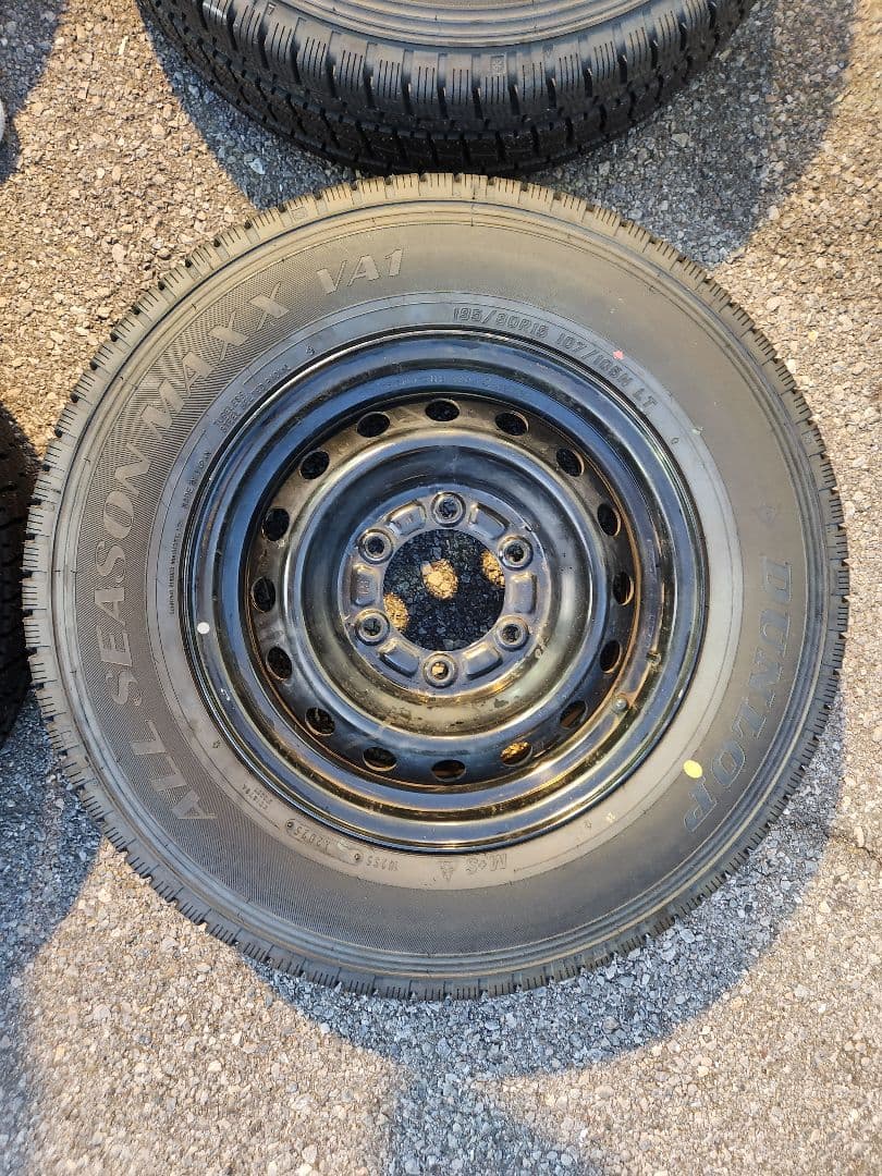 195/80R15 オールシーズンタイヤ ハイエース純正ホイール 室内保管