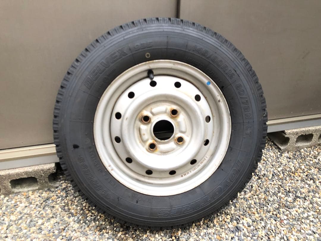 スタッドレスタイヤ４本セットホイル付145/80R12✖️4J 80/78 LT