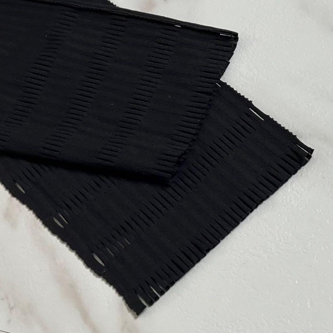 未使用に近い 25SS⭐️プリーツプリーズ レギンスパンツ カットワーク 黒