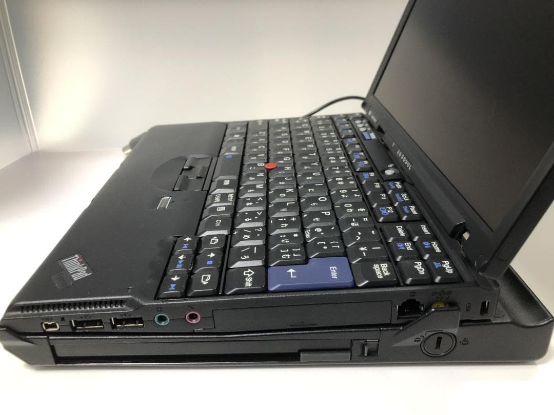 Lenovo ThinkPad X61 WinXP UltraBase付き