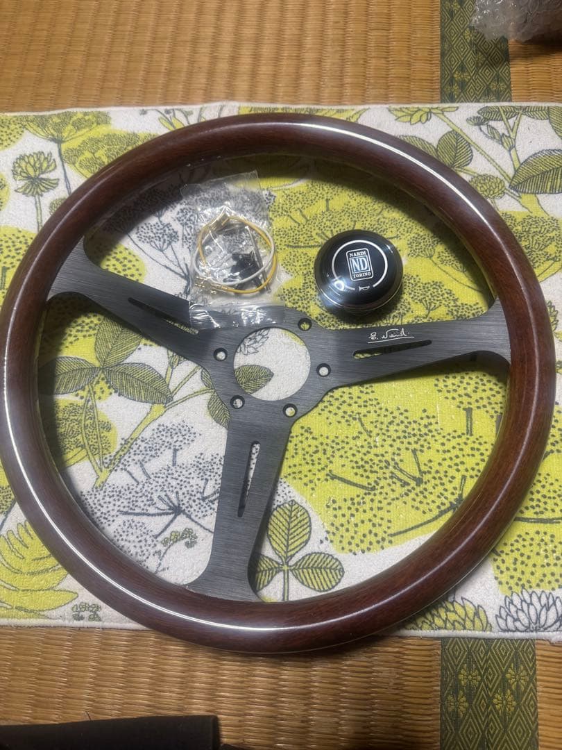 車ステアリング仕切特価❣️♪