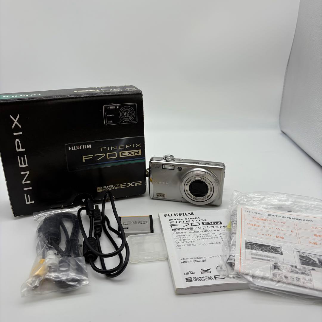 FUJIFILM FinePix F70 EXR デジタルカメラ 動作確認済み