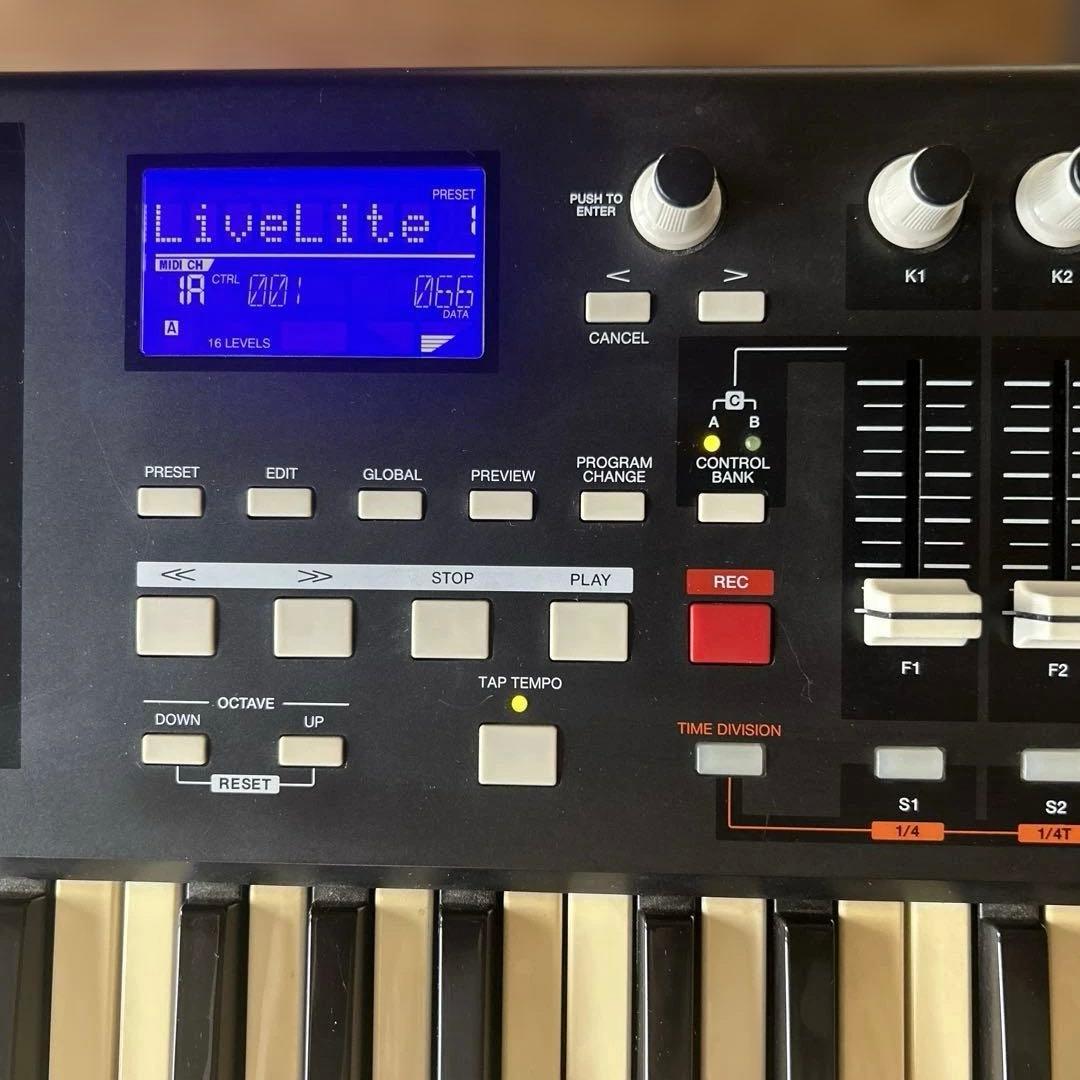 [希少]AKAI MPK61 MIDIキーボード