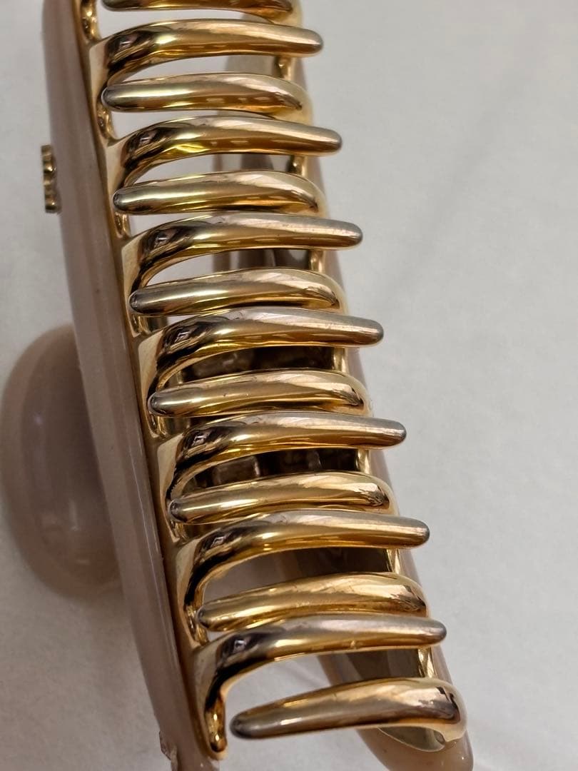 アッカ　ヘアクリップ　ティアラクイーン　ミディアム