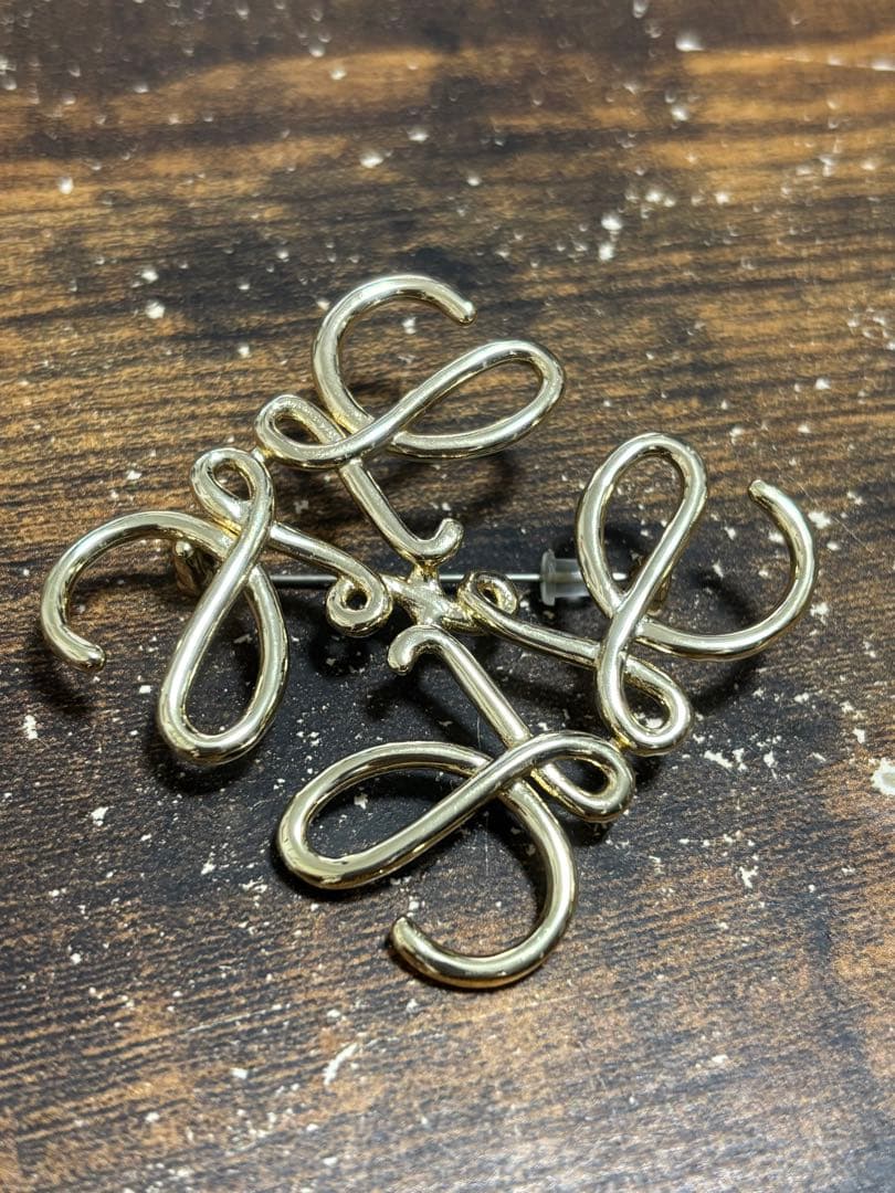 Loewe ロエベ　ゴールド　ブローチ