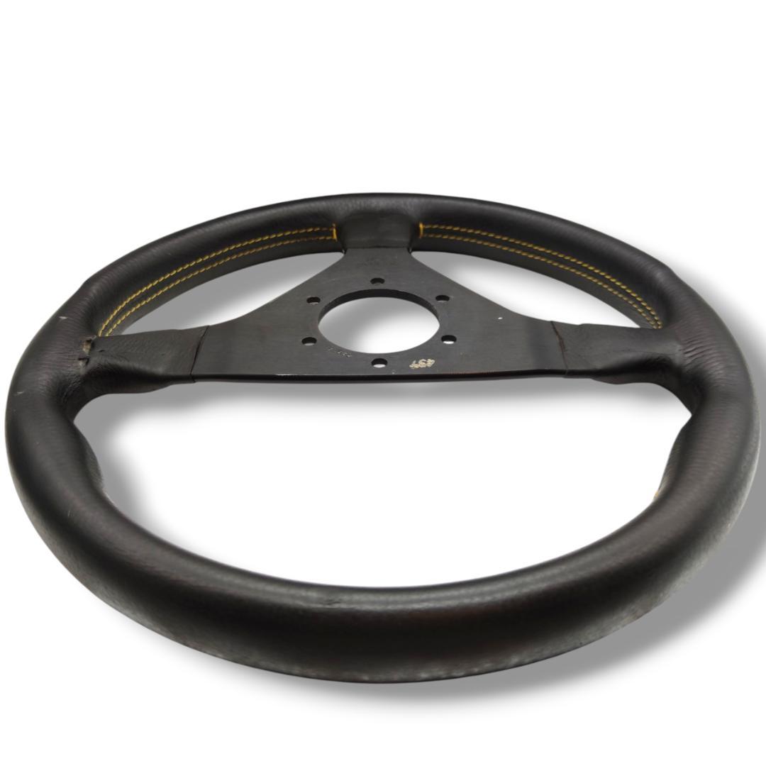 momo レザー ステアリングハンドル