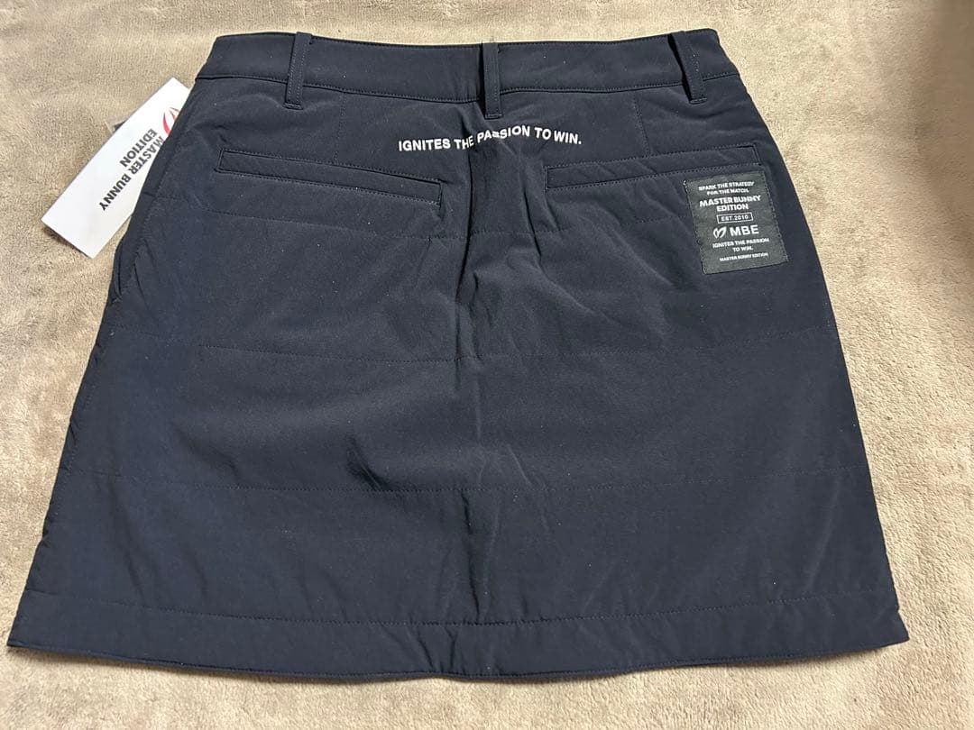 新品・未使用 マスターバニー　ストレッチタフタ 中綿スカート　ブラック