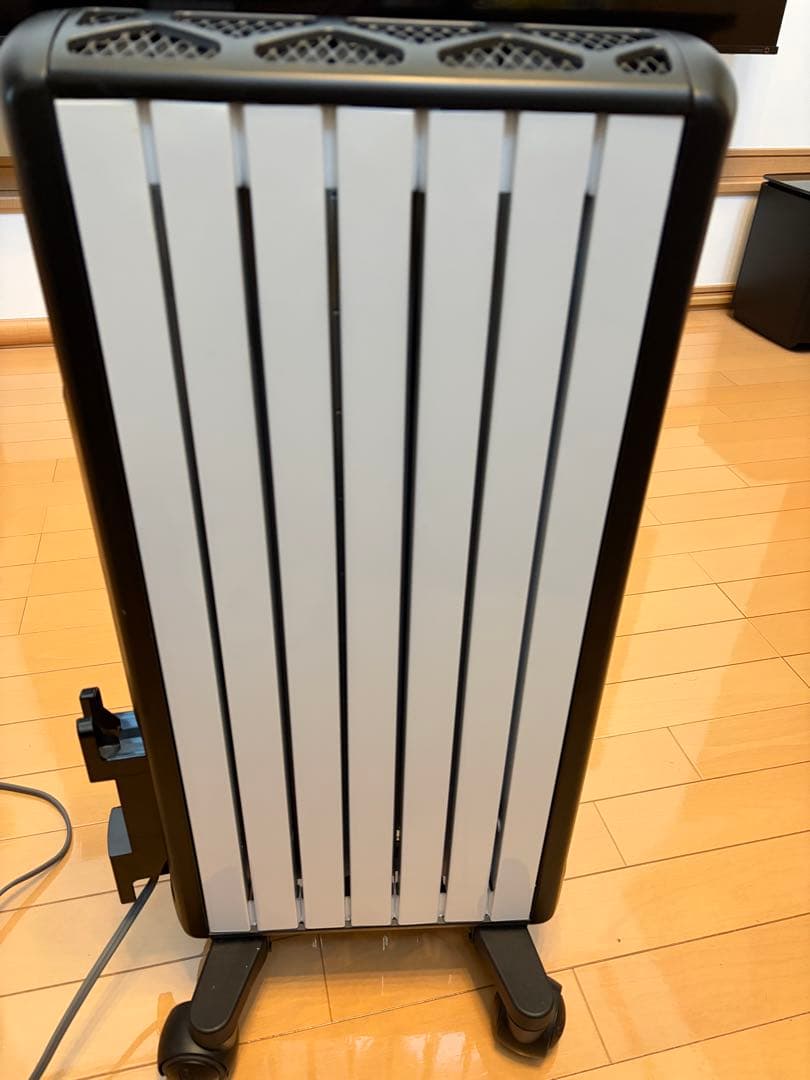 週末値下げ！美品！デロンギ　マルチダイナミックヒーター　MDH09-BK