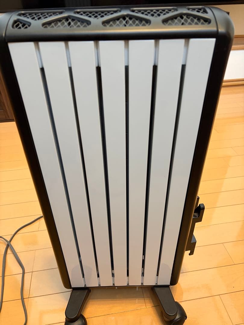 週末値下げ！美品！デロンギ　マルチダイナミックヒーター　MDH09-BK