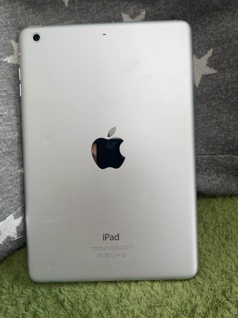 Apple iPad mini 2 シルバー