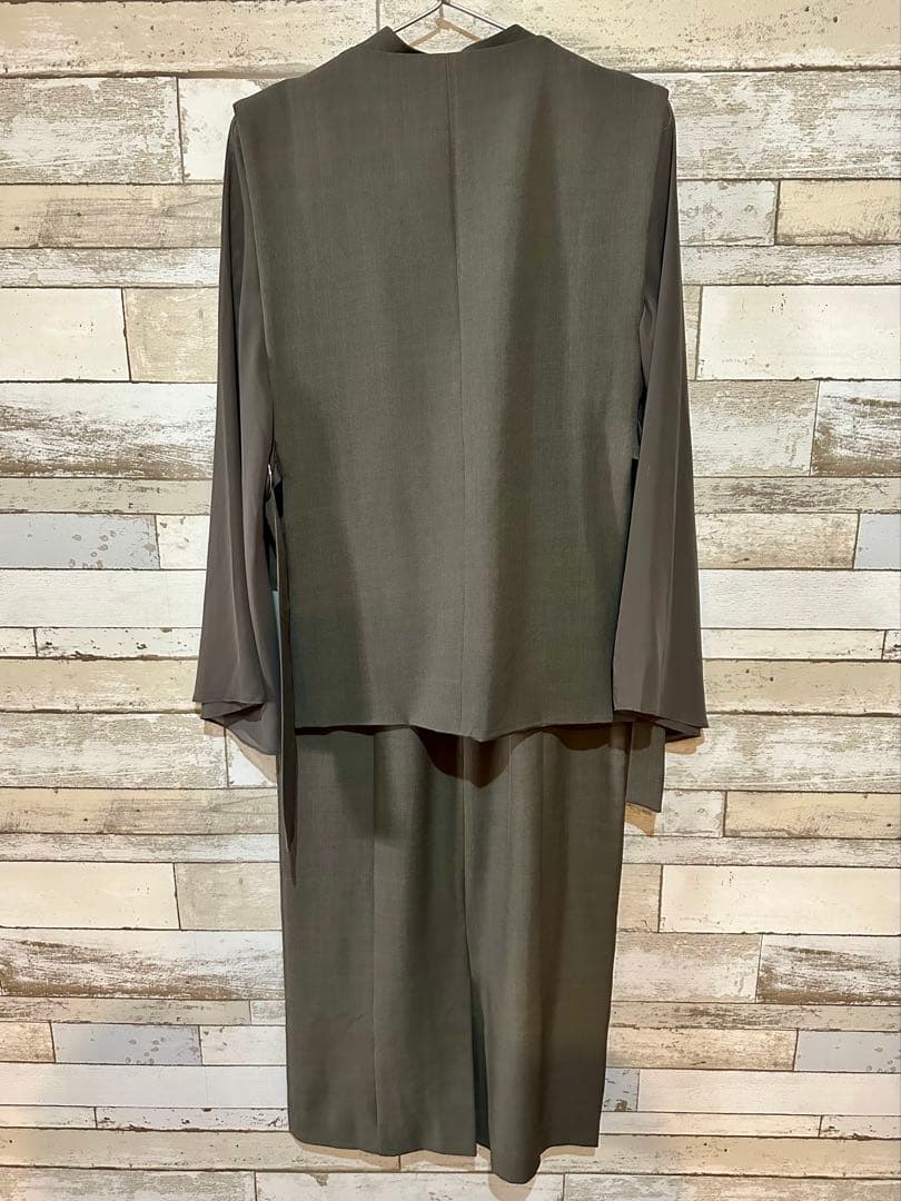 新品 シースルー パーティードレス ジレ付き